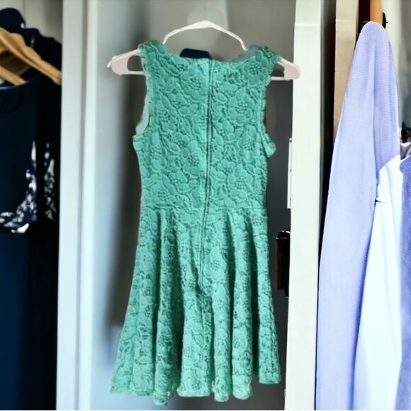 City Studio (Macy’s) Dress Pastel Green Lace Sleeveless Fit & Flare Junior's 5 - Picture 7 of 16